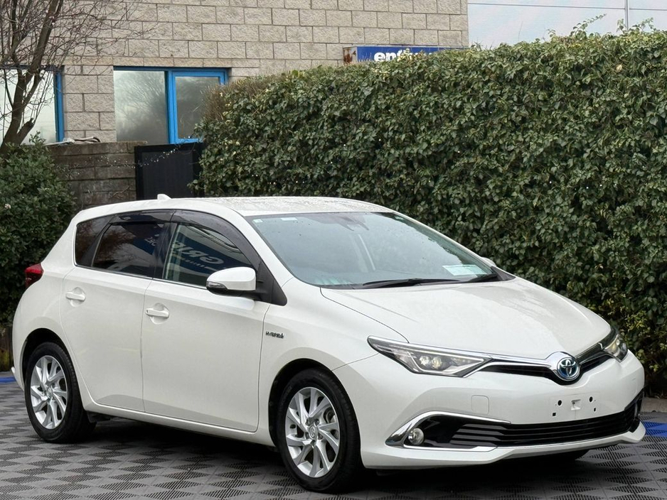 2016 Toyota Auris - image 15