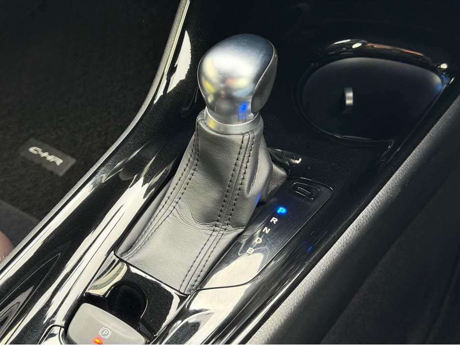 2018 Toyota C-HR (181) 1.8 HYBRID SPORT AUTO €20,450