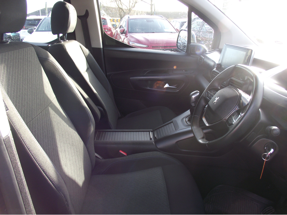 2019 Peugeot Rifter ALLURE 1.5 HDI 100PS 5DR MPV €17,950