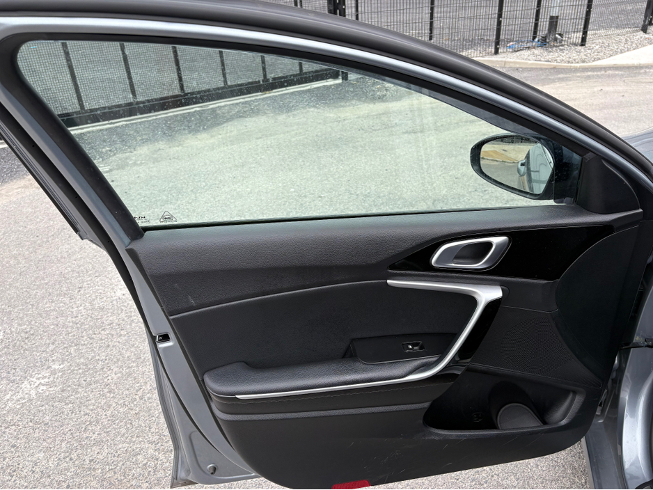 2022 Kia Ceed - image 22