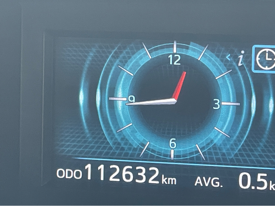 2015 Toyota Prius Alpha - image 13