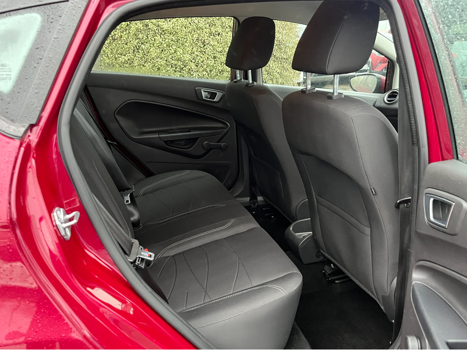 2015 Ford Fiesta ZETEC 1.2 PETROL €8,950