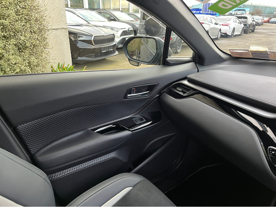 2022 Toyota C-HR GR SPORT AUTOMATIC HYBRID 1.8 PETROL //HIGH SPEC//HALF LEATHER HEATED SEATS//KEYLESS ENTRY//ADAPTIVE CRUISE CONTROL//REVERSE CAMERA// €29,950