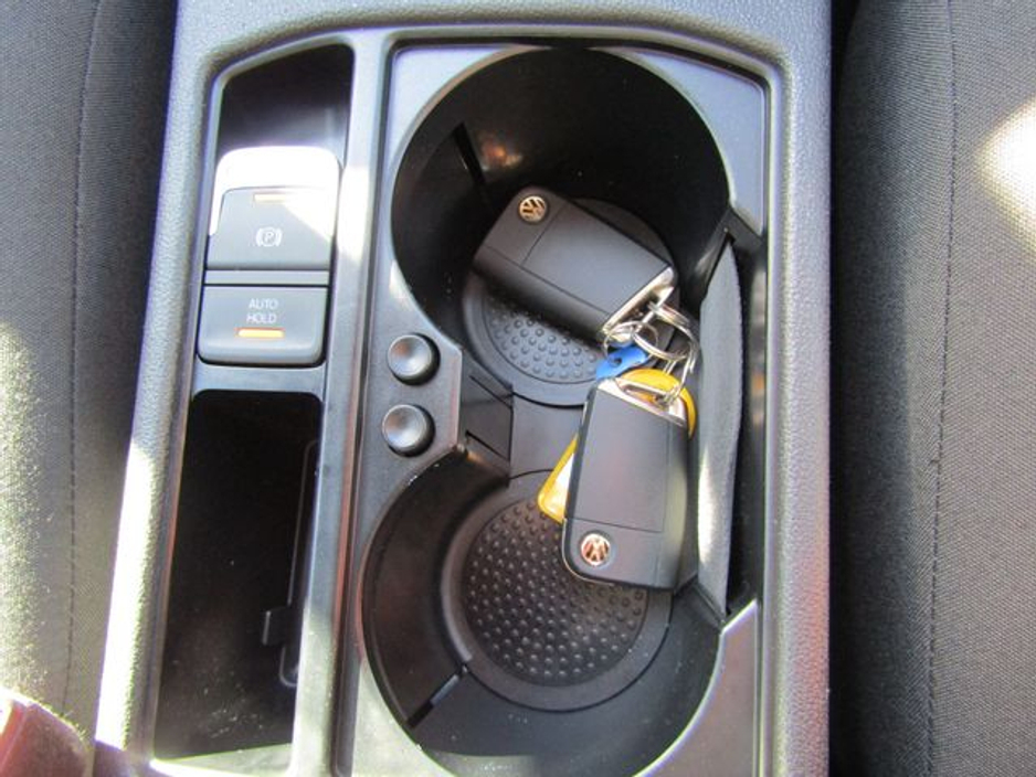 2017 Volkswagen Touran - image 31