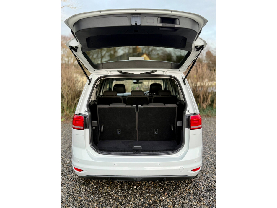 2018 Volkswagen Touran - image 33