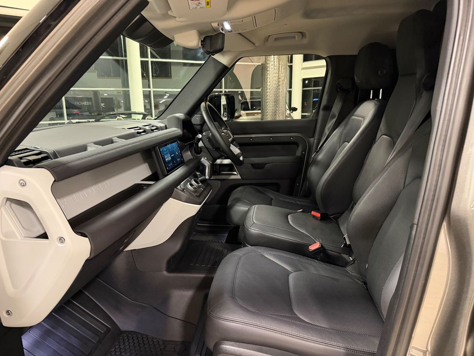 2023 Land Rover Defender 3.0 D300 SE COMMERCIAL 3 SEATER N1=LOW MILES//HUGE SPEC//1 OWNER=FULL LAND ROVER SERVICE HISTORY=TAILORED FINANCE PACKAGES AVAILABLE=TRADE IN'S WELCOM €59,995