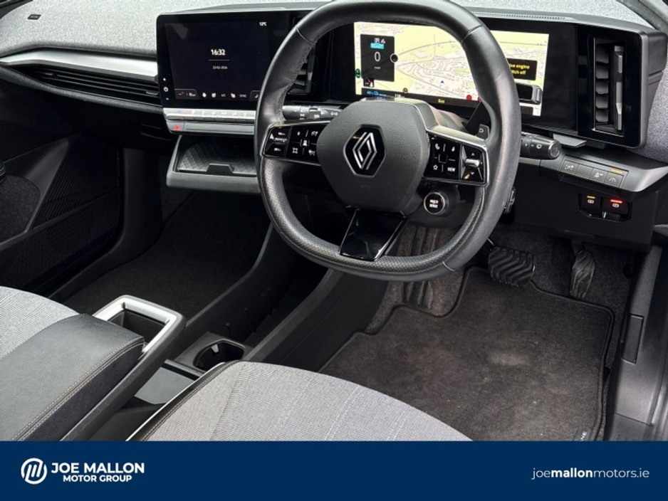2023 Renault Megane E-Tech - image 9