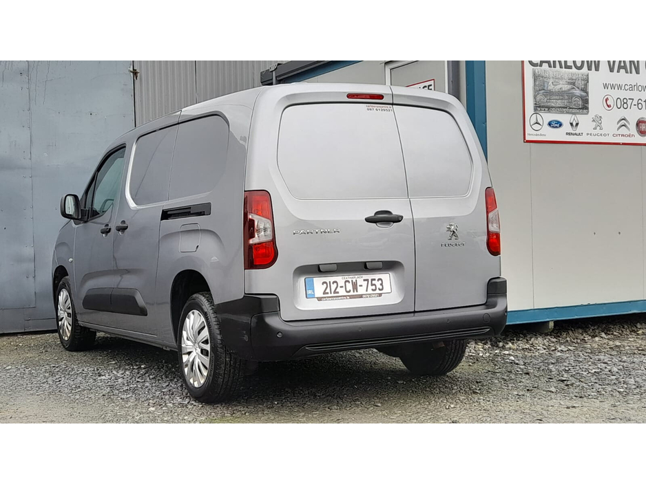 2021 Peugeot Partner - image 4
