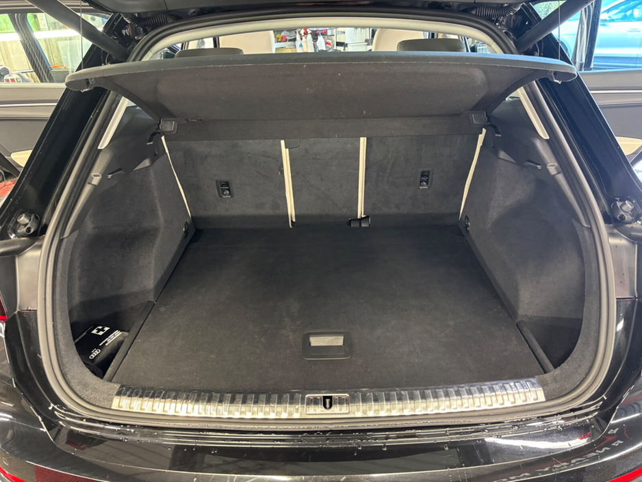 2021 Audi Q3 35 TFSI 150HP SE €29,950