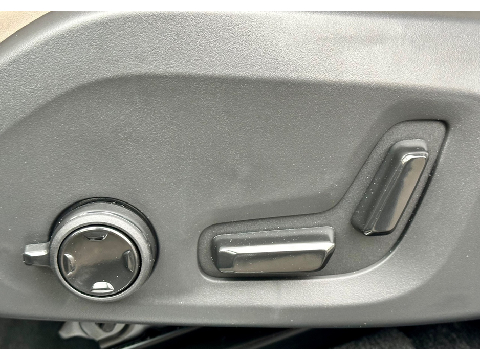 2026 Volvo XC90 - image 10