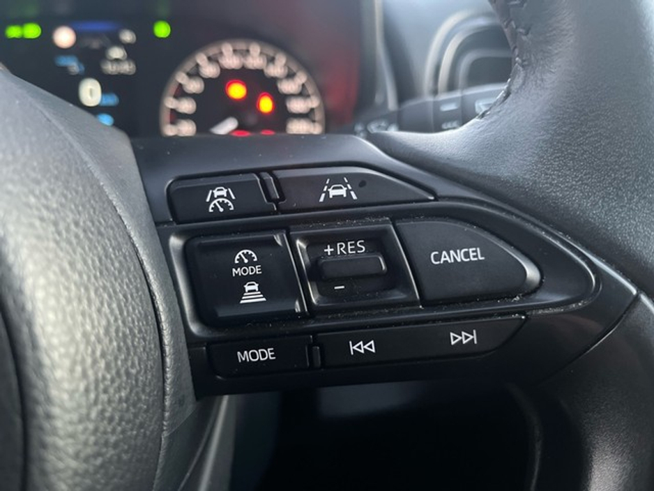 2024 Toyota Yaris YARIS HYBRID 1.5 LUNA €25,444