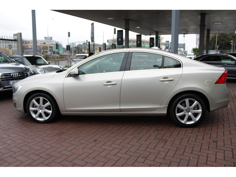 2016 Volvo S60 2.0D4 SE LUXURY EDITION 4DR SALOON AUTOMATIC // STUNNIN CAR WITH ONLY 61.000 KMS // BUY WITH CONFIDENCE AA AND SIMI APPROVED DEALER 2026 // FINANCE ARRANGED // TRADE INS WELCOME // €17,950