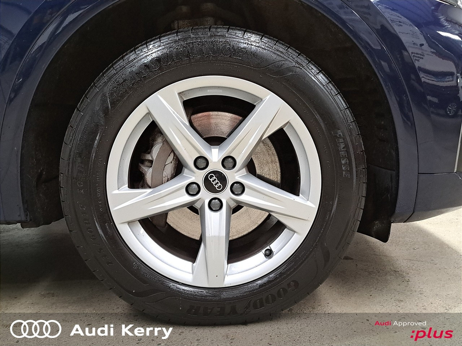 2022 Audi Q5 - image 9