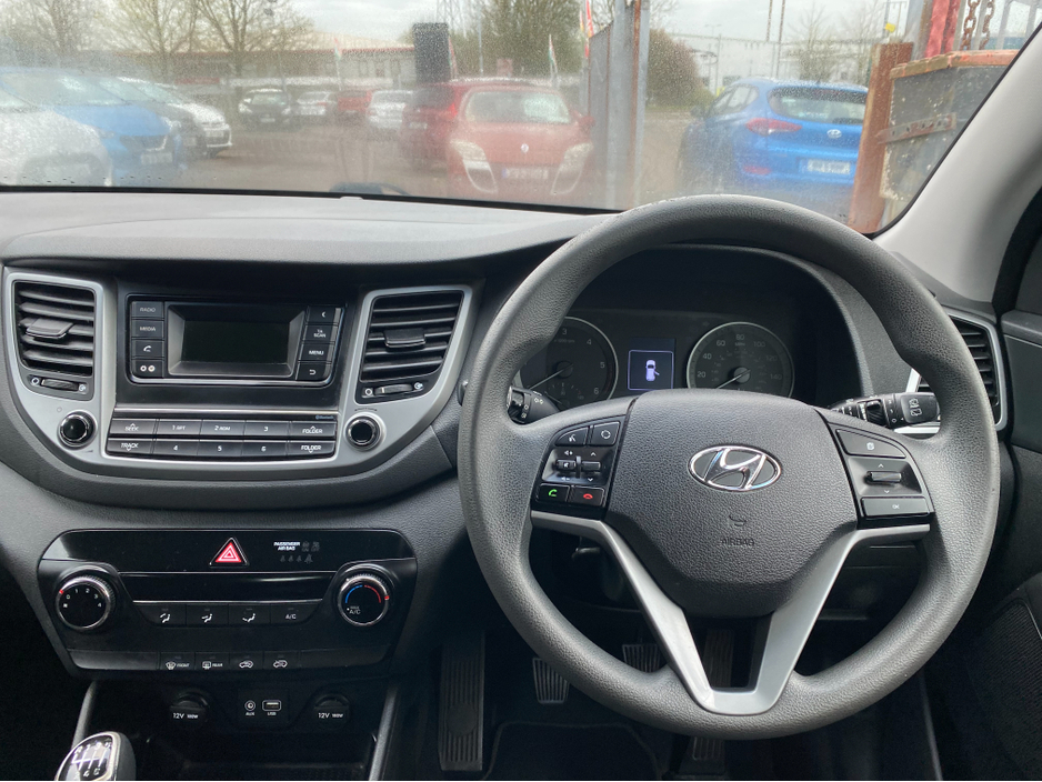 2017 Hyundai Tucson - image 11