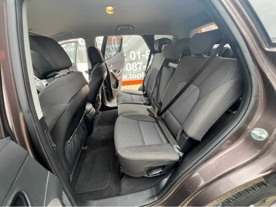 2015 Hyundai Santa Fe - image 14