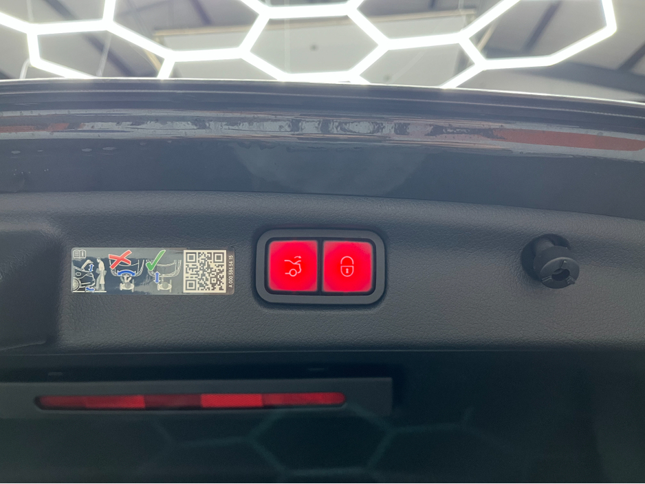 2024 Mercedes-Benz C Class €54950 2024 MERCEDES-BENZ C350E SPORTS 2.0 AUTOMATIC / CRUISE CONTROL / 360° PARKING CAMERA / ELECTRIC MEMORY & HEATED SEATS / PADDLE SHIFTERS / PANORAMIC SUNROOF / AMBIENT LIGHTS €54,950