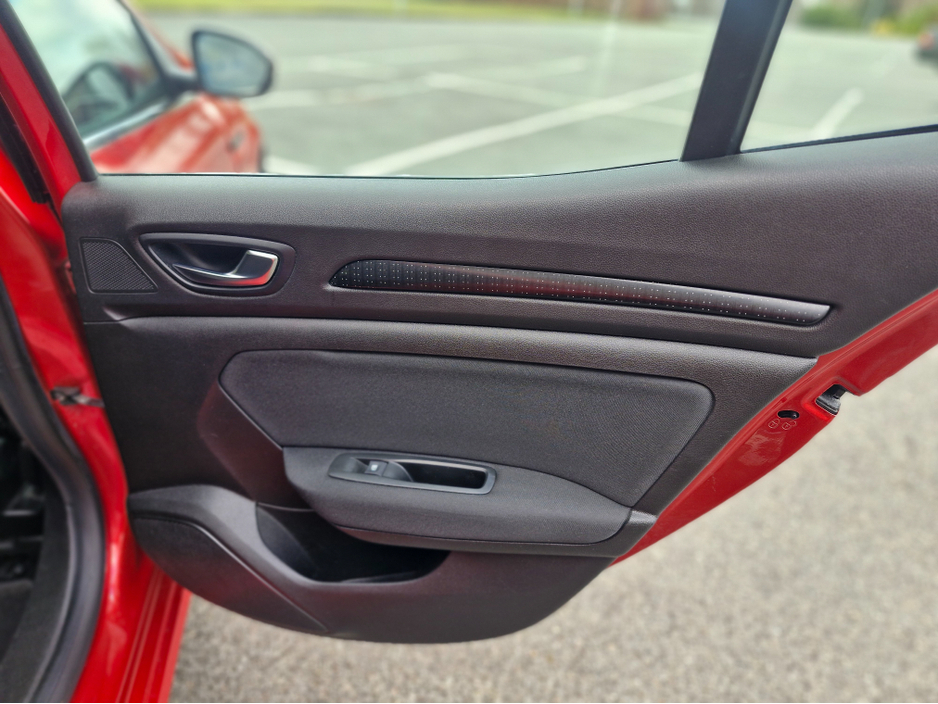 2019 Renault Megane - image 26