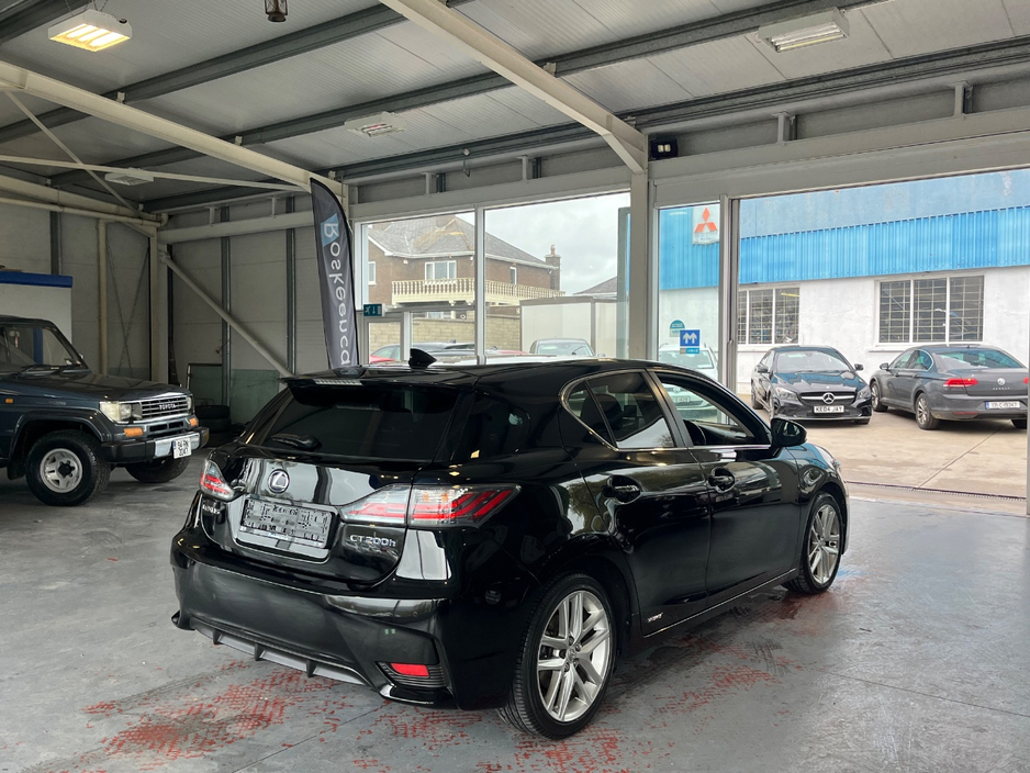 2015 Lexus CT 200 h - image 5