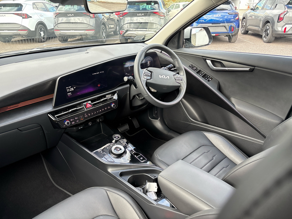 2025 Kia Niro - image 3