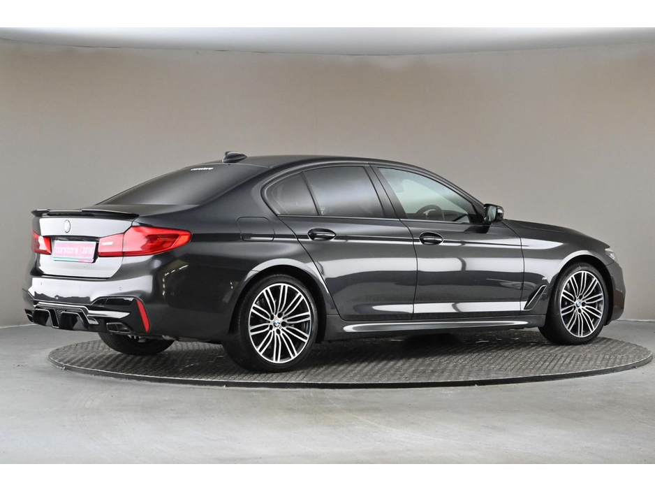 2018 BMW 5 Series - image 10