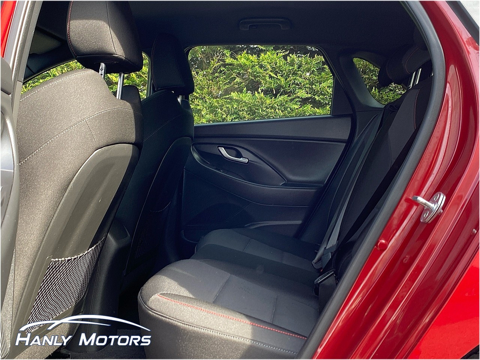 2022 Hyundai i30 - image 15