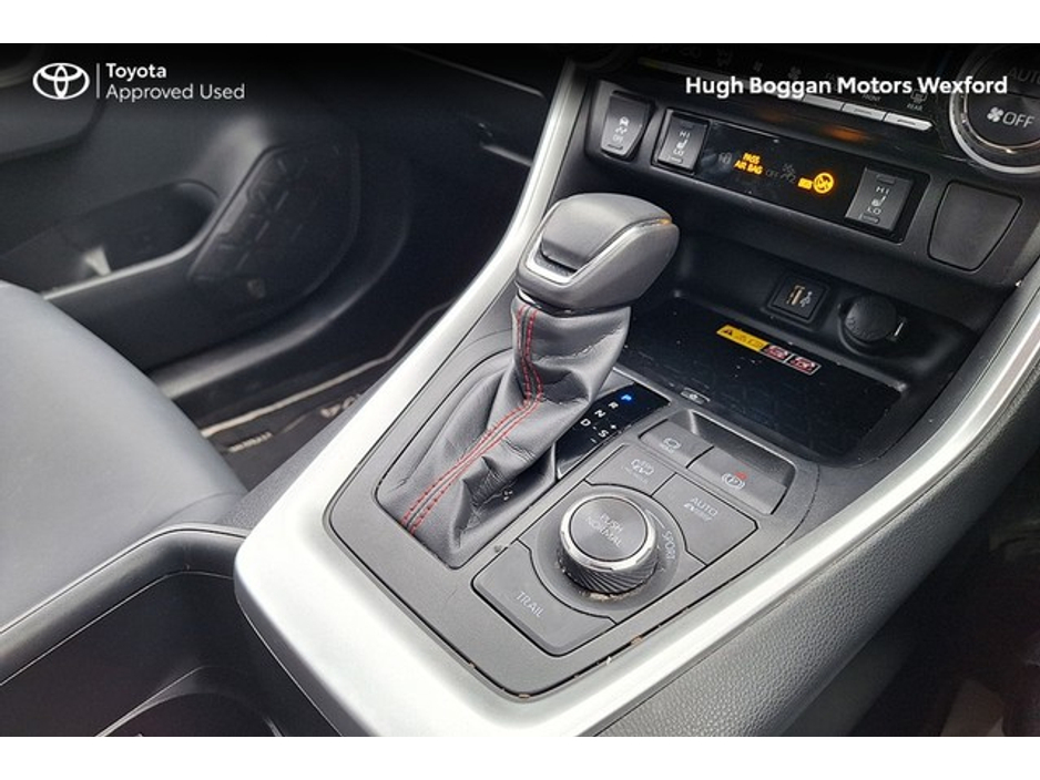 2025 Toyota Rav4 - image 13