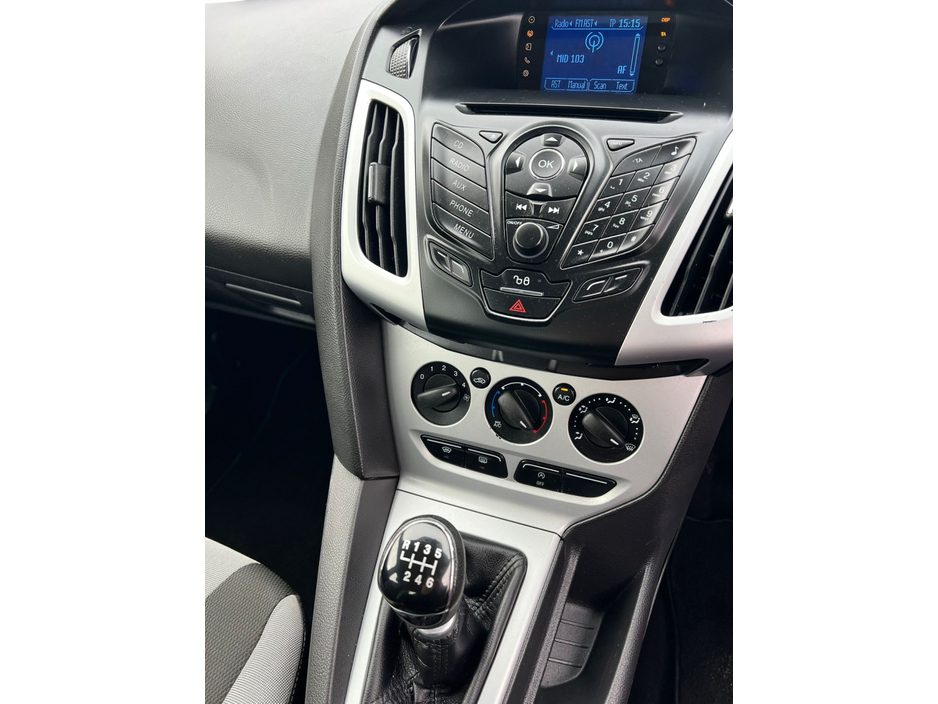 2012 Ford Focus - image 6