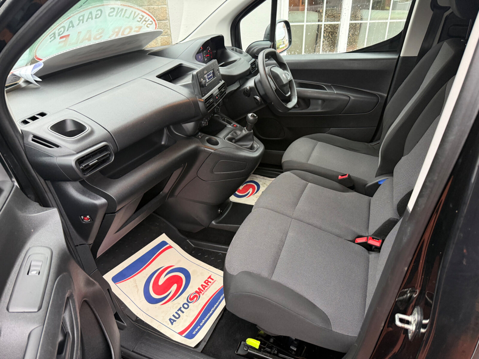 2019 Peugeot Partner  €12,495