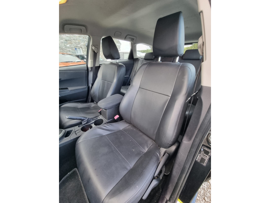 2014 Toyota Auris - image 16