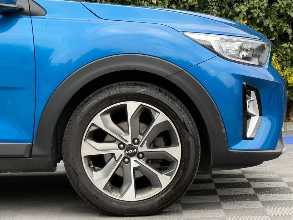 2023 Kia Stonic - image 9