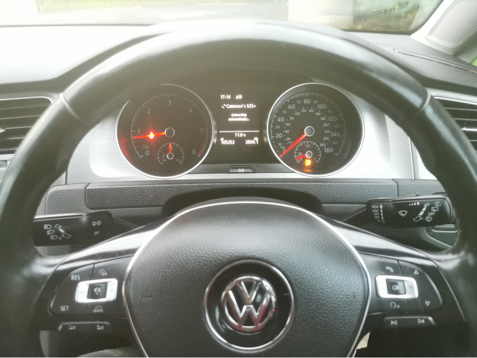 2016 Volkswagen Golf - image 30