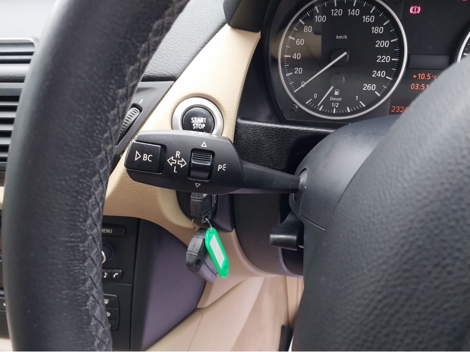 2011 BMW X1 - image 18