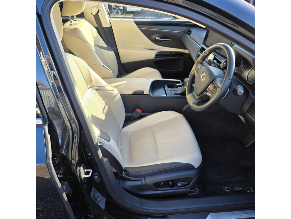 2023 Lexus ES 300 H ES300h Dynamic €43,950