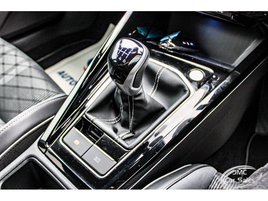 2024 Volkswagen Golf - image 19