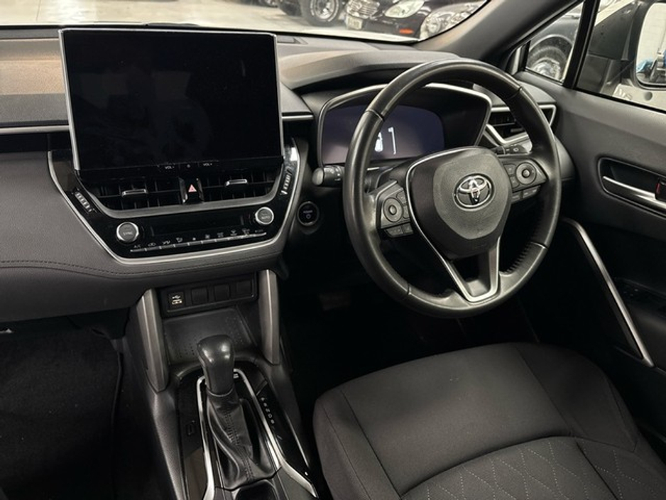 2023 Toyota Corolla Cross - image 8