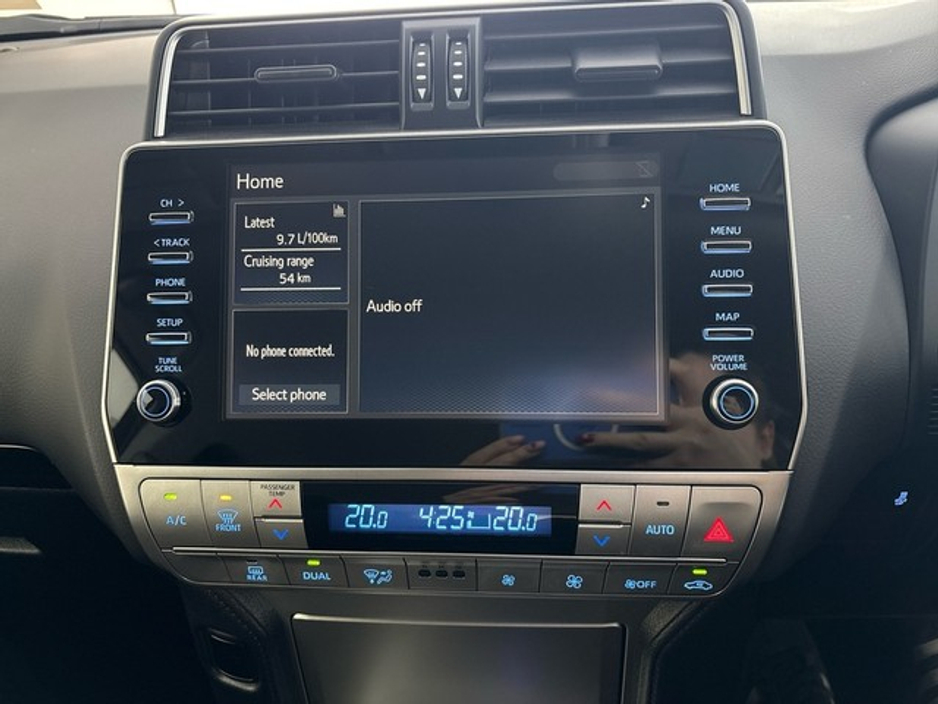 2023 Toyota Landcruiser - image 12