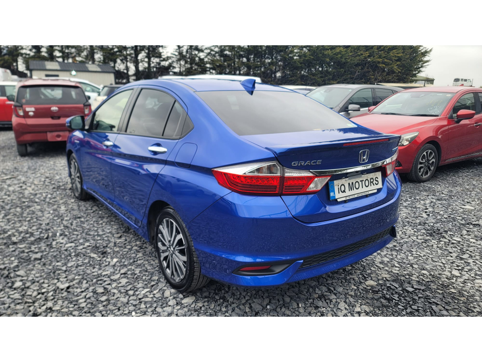 2017 Honda Grace - image 4