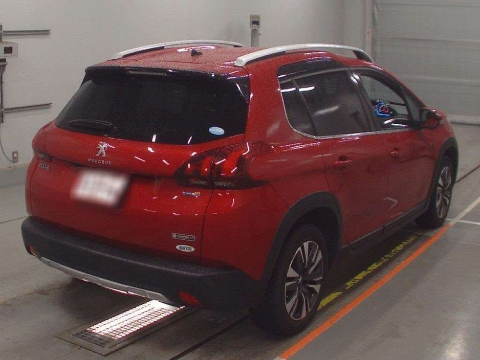 2017 Peugeot 2008 - image 2