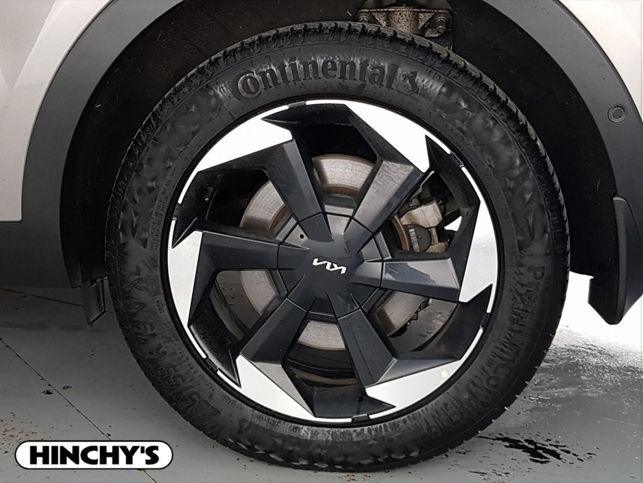 2025 Kia Sorento - image 8