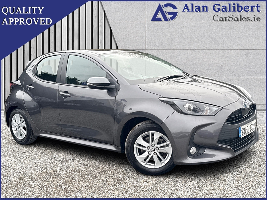 2023 Toyota Yaris 1.5 HYBRID LUNA  AUTO €18,995