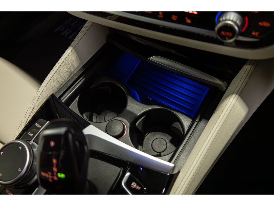 2022 BMW 5 Series - image 22