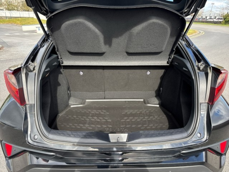 2023 Toyota C-HR - image 10