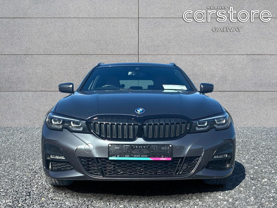 2021 BMW 3 Series - image 8