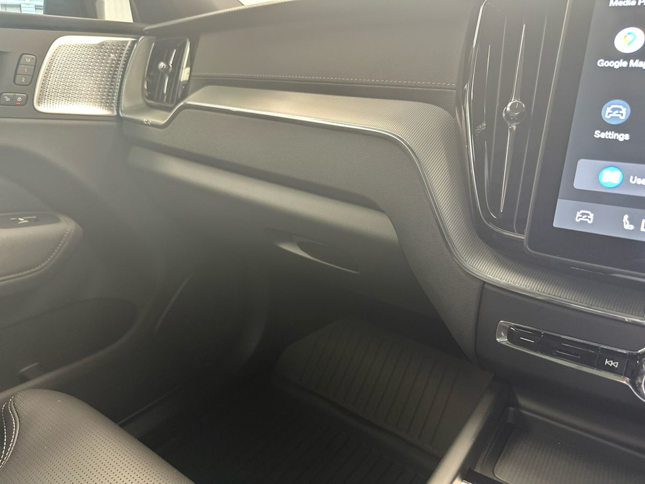 2025 Volvo XC60 - image 19