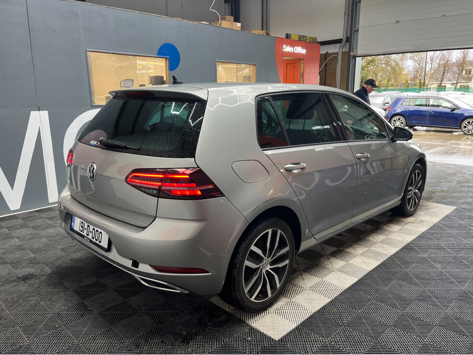 2019 Volkswagen Golf - image 2