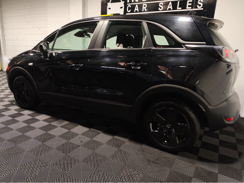 2023 Opel Crossland X - image 12