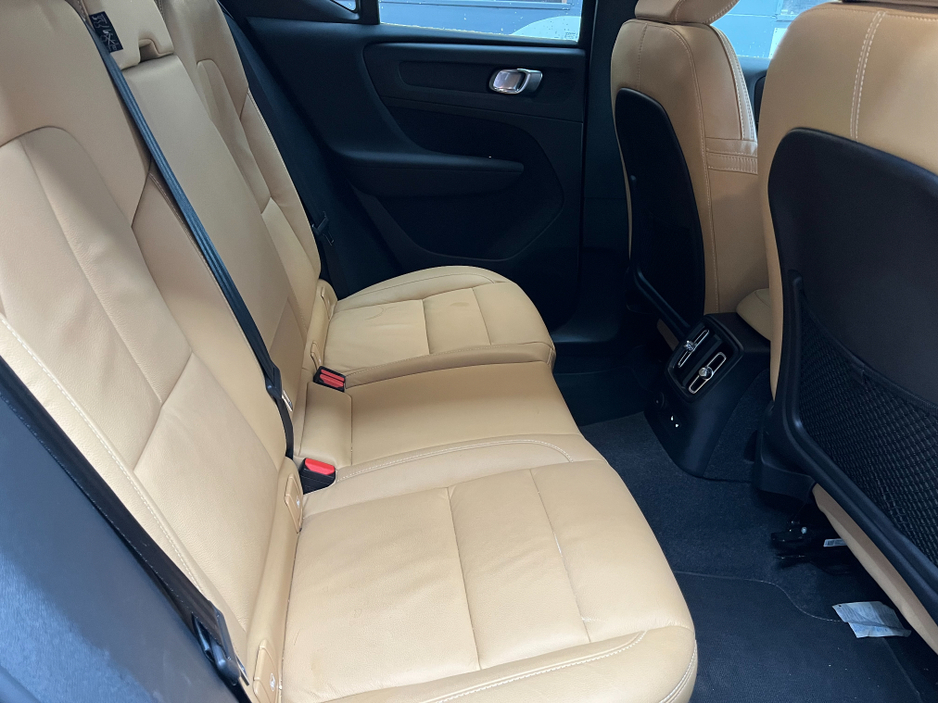 2022 Volvo XC40 €35950! 2022 VOLVO XC40 T5 RECHARGE PLUG-IN HYBRID 1.5 AUTOMATIC / CRUISE CONTROL / ELECTRIC MEMORY & HEATED SEATS / REAR HEATED SEATS / 360° PARKING CAMERA / APPLE CARPLAY / PANORAMIC SUNROOF €35,950