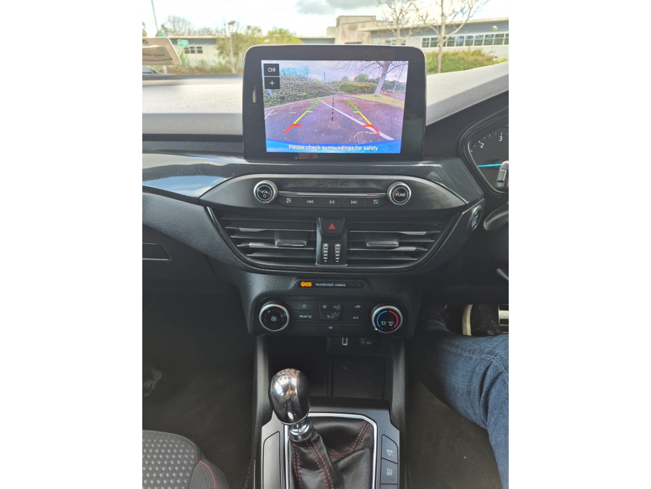 2020 Ford Focus - image 20