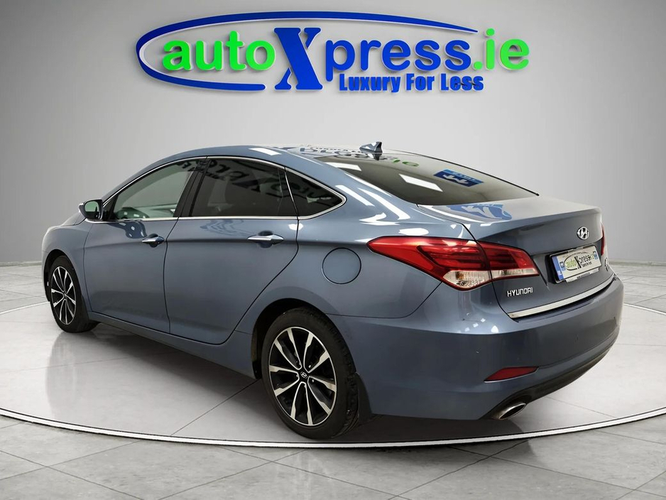 2016 Hyundai i40 Salon Executive, Reversing camera €6,495
