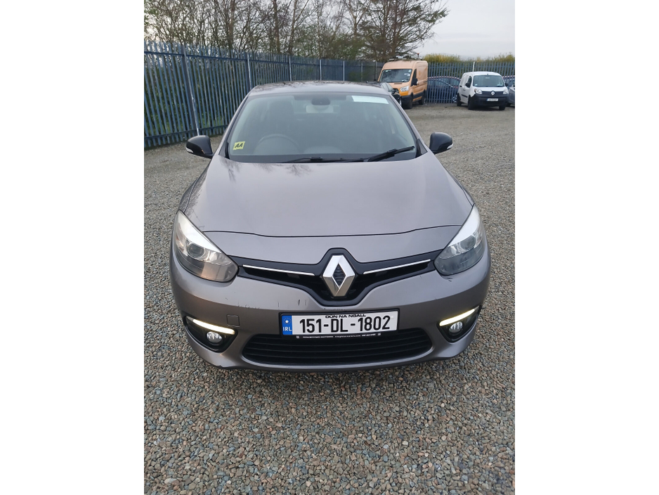 2015 Renault Fluence - image 4